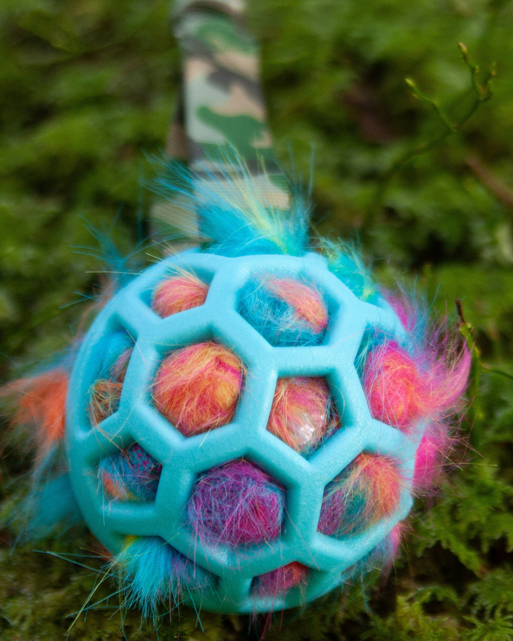 Play n tug ball with crinkle green camo