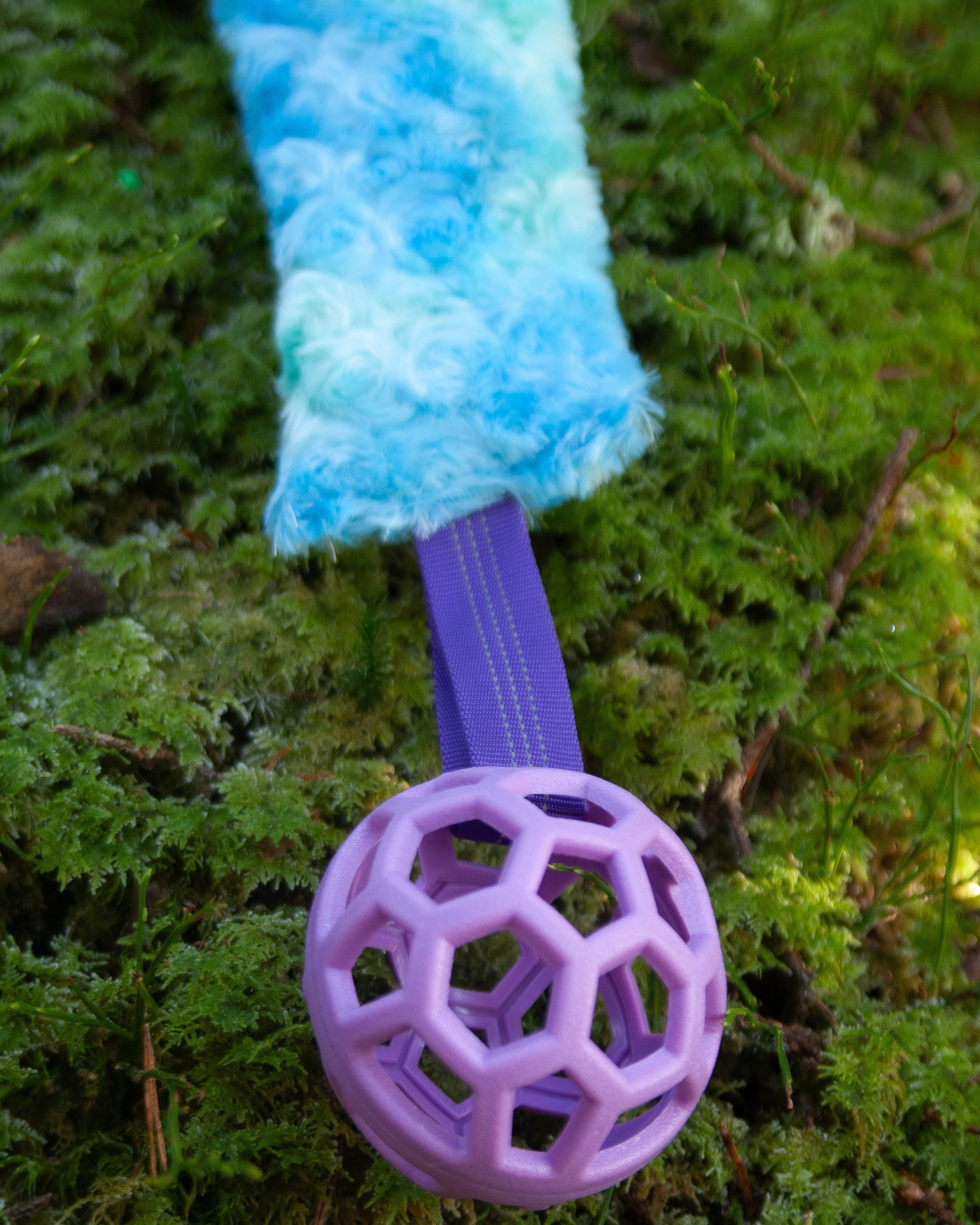 Play n tug short fur Unicorn with ball