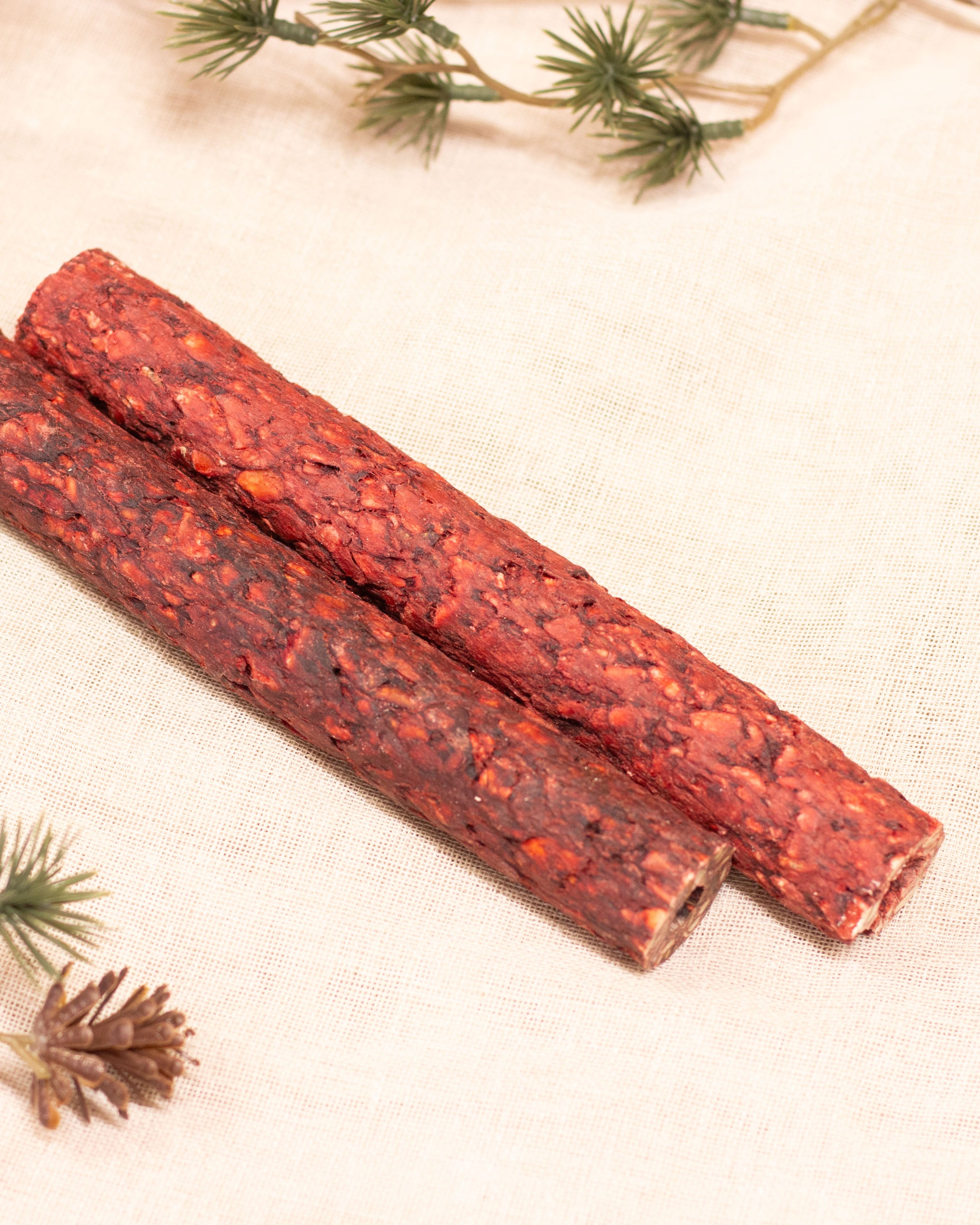 Tuggpinne med smak av salami 20cm