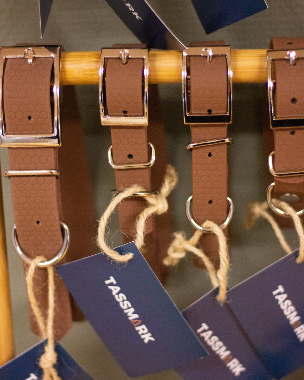 Tassmark Saga halsband i hexa, brun