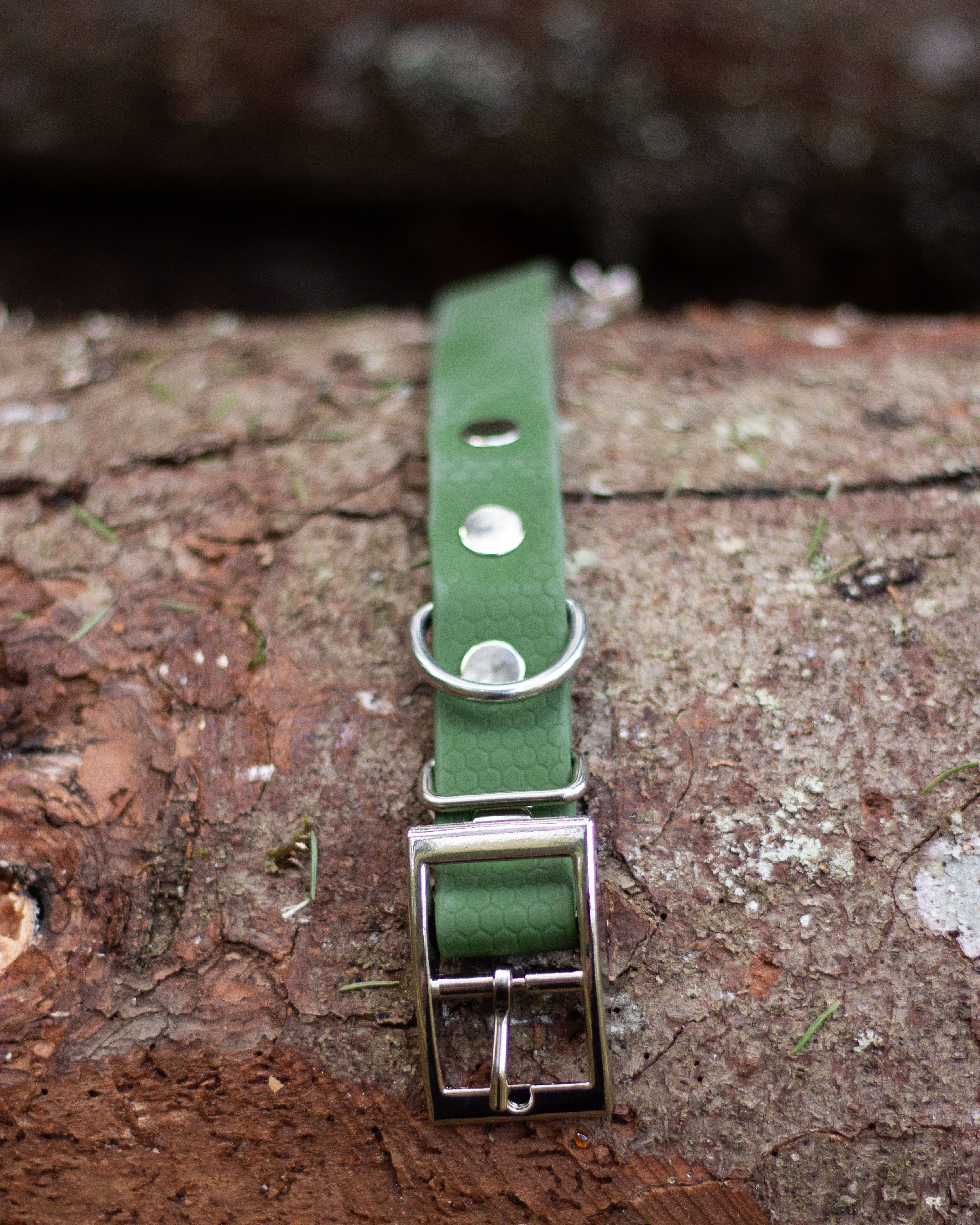 Tassmark Saga Halsband Hexa, Olivgrön